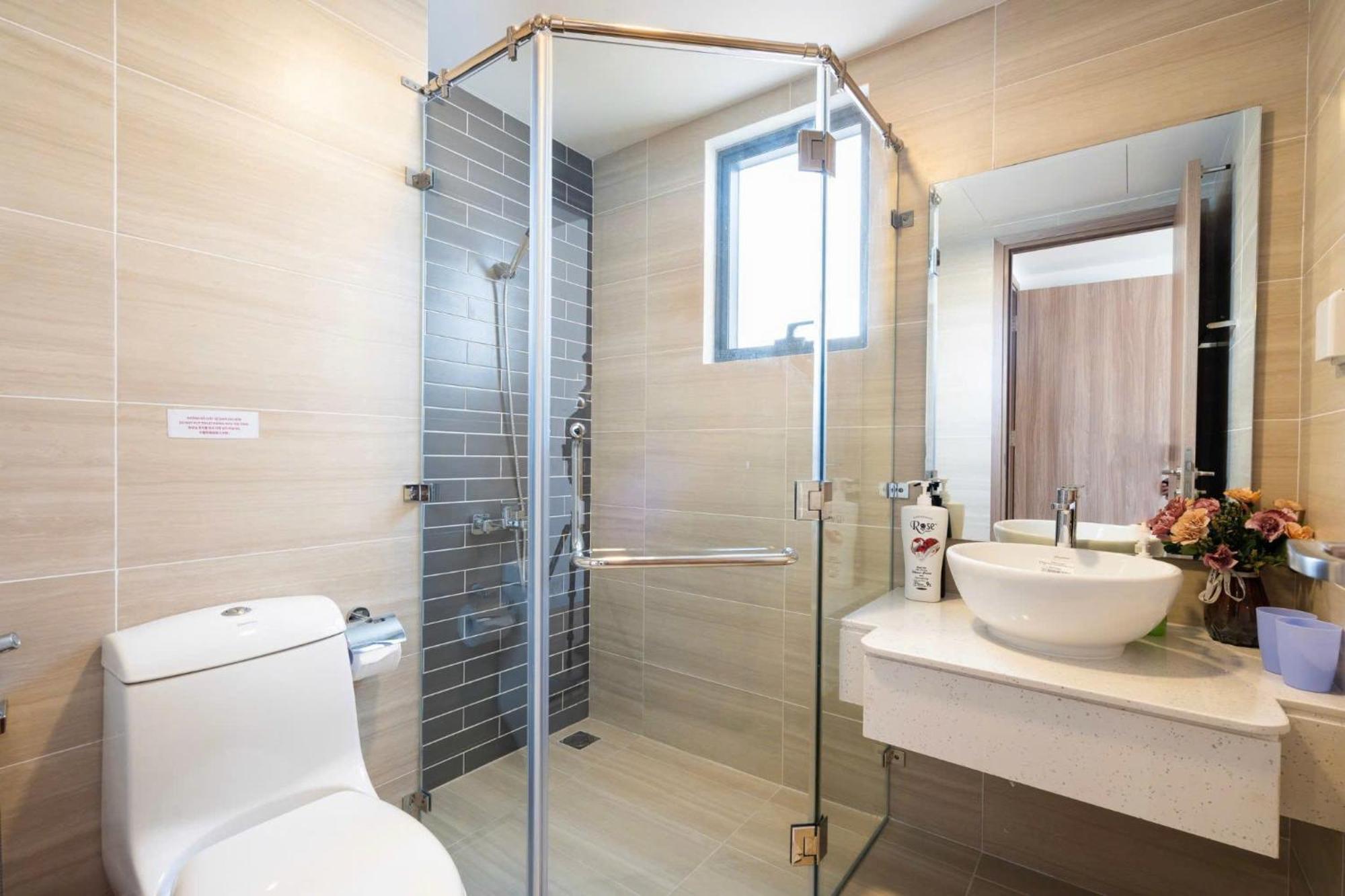 Otis - Rivergate Building District 4 * TP. Hồ Chí Minh