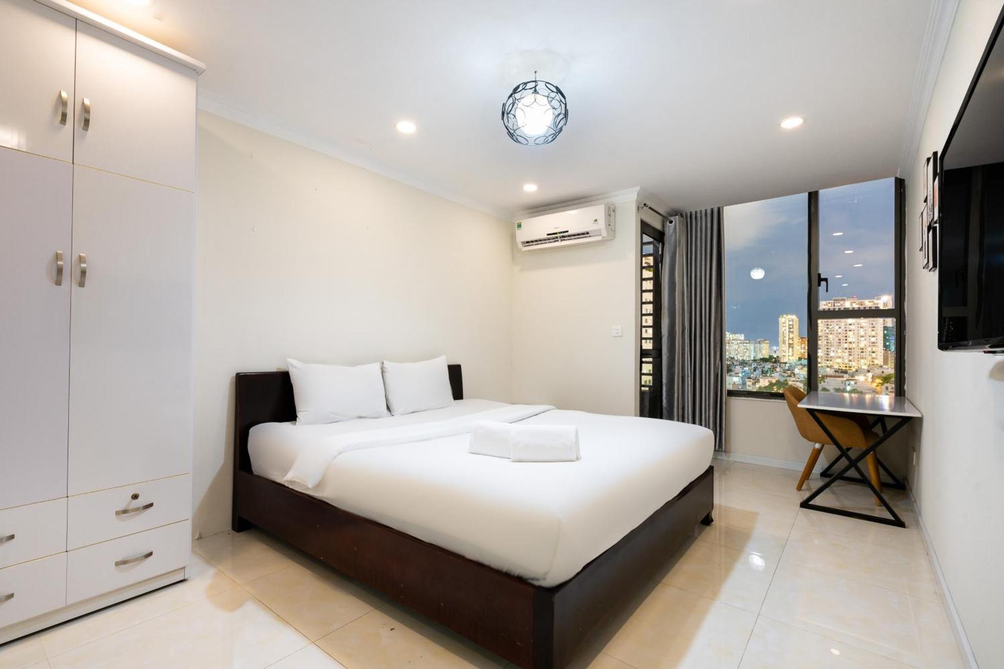 Căn hộ Otis - Rivergate Building District 4 *